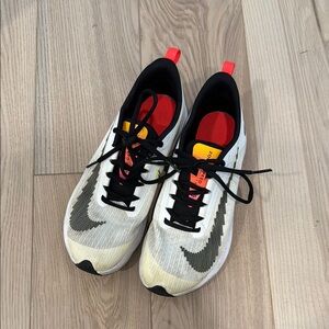 Nike White and Black Running Shoes Zoom 2